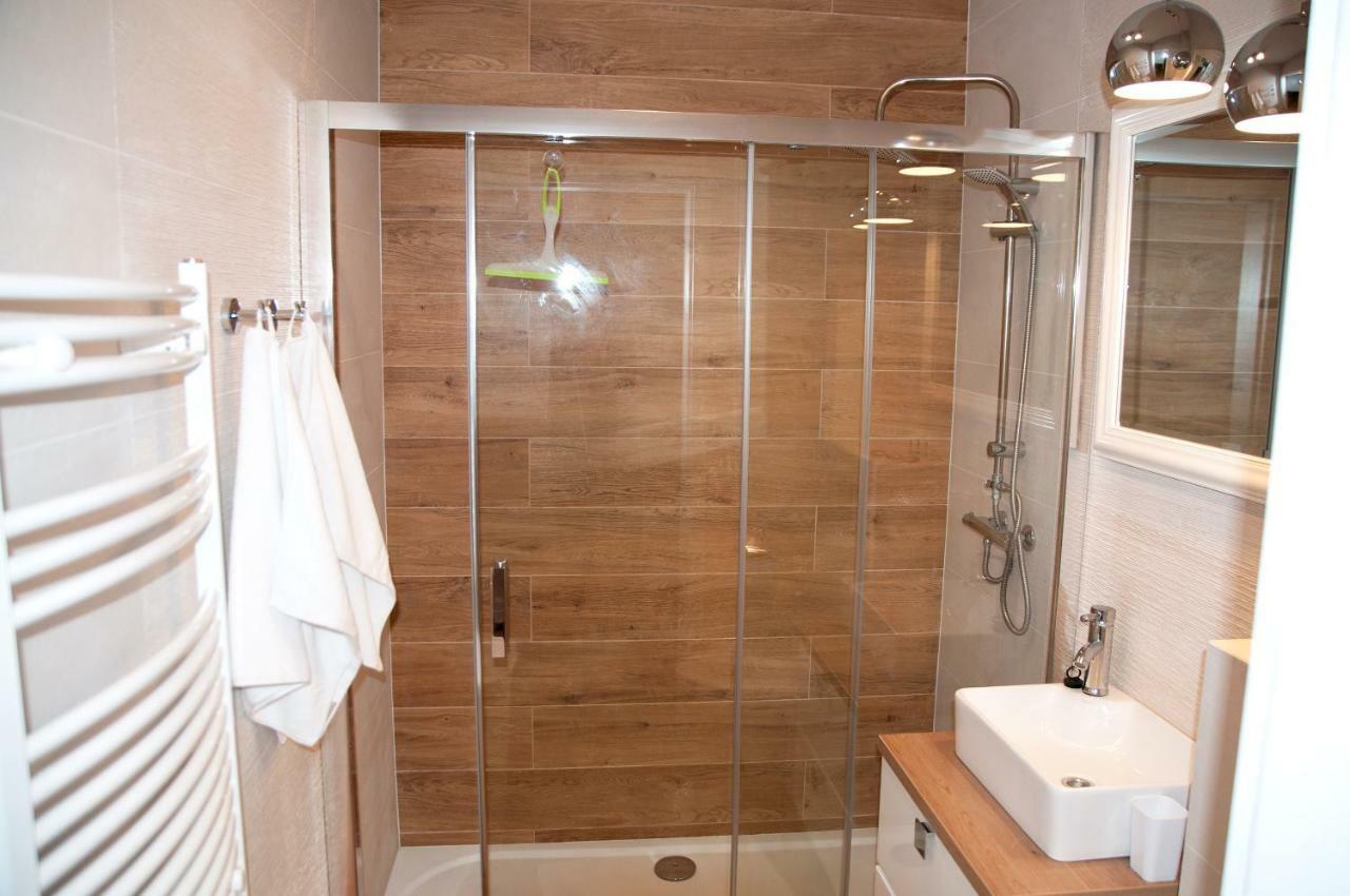 Apartament Ikar - 2 Pokojowy Przy Morzu Z Wlasnym Ogrodkiem ポビエロボ エクステリア 写真
