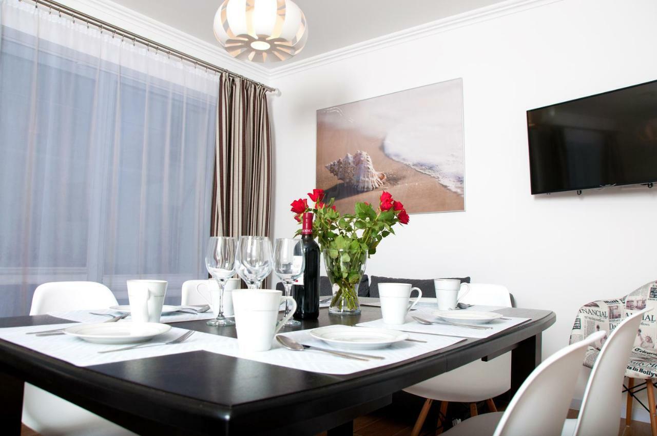 Apartament Ikar - 2 Pokojowy Przy Morzu Z Wlasnym Ogrodkiem ポビエロボ エクステリア 写真